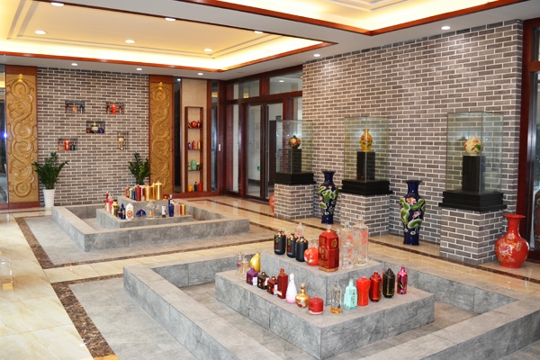 高(gāo)端玻璃酒瓶展廳